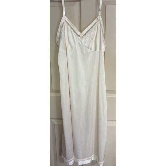 VINTAGE Lorraine Full Slip Womens Tall 34 Ivory Nylon Lace Trim Made USA - Picture 3 of 7
